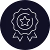 Line icon of a badge with a star at the centre of a violet circle, representing excellence at Novus.