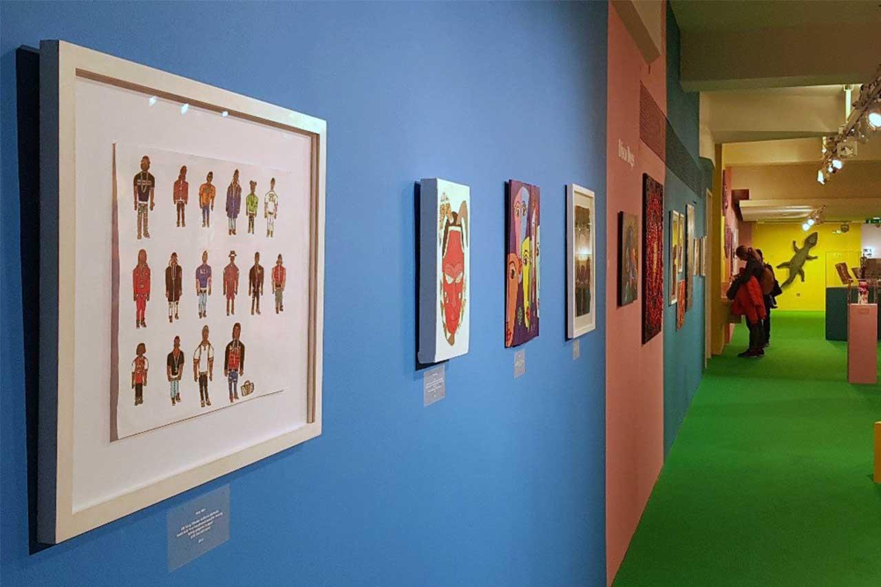 Artwork handing in an exhibit