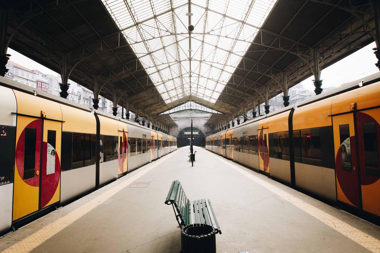 Image of trains going past each other